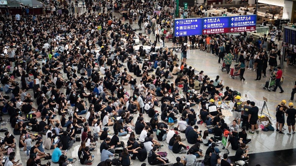 Resultado de imagen para Vuelven a cancelar vuelos en Hong Kong debido a protestas