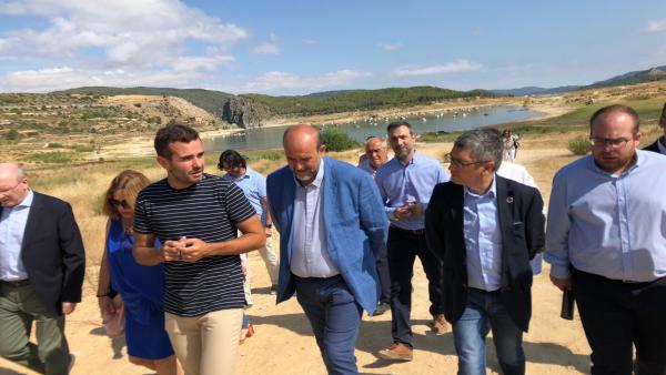 El Secretario De Estado De Medio Ambiente En Funciones, Hugo Morán, Junto Al Vicepresidente De C-LM, José Luis Martínez Guijarro, Visita Los Embalses De Entrepeñas Y Buendía El Secretario De Estado De Medio Ambiente En Funciones, Hugo Morán, Junto Al Vicepresidente De C-LM, José Luis Martínez Guijarro, Visita Los Embalses De Entrepeñas Y Buendía