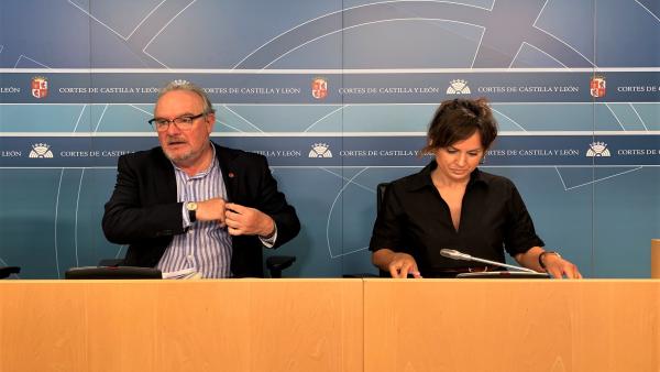El coordinador de Hacienda del PSCyL, José Francisco Martín, y la secretaria general del Grupo Parlamentario, Patricia Gómez, en una rueda de prensa sobre el impuesto a Garoña. El coordinador de Hacienda del PSCyL, José Francisco Martín, y la secretaria general del Grupo Parlamentario, Patricia Gómez, en una rueda de prensa sobre el impuesto a Garoña.