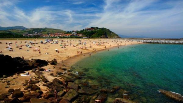 Playa de Santiago en Zumaia Playa de Santiago en Zumaia