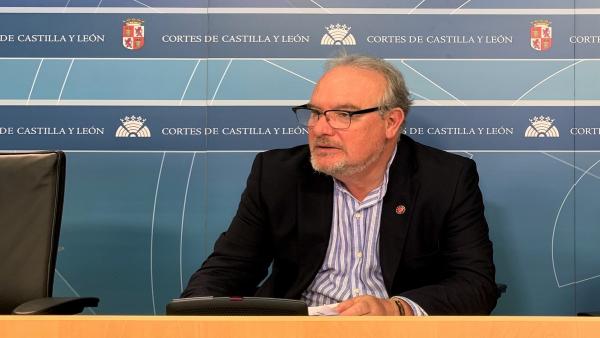 El coordinador de Hacienda del PSCyL, José Francisco Martín, en una rueda de prensa sobre el impuesto a Garoña. El coordinador de Hacienda del PSCyL, José Francisco Martín, en una rueda de prensa sobre el impuesto a Garoña.