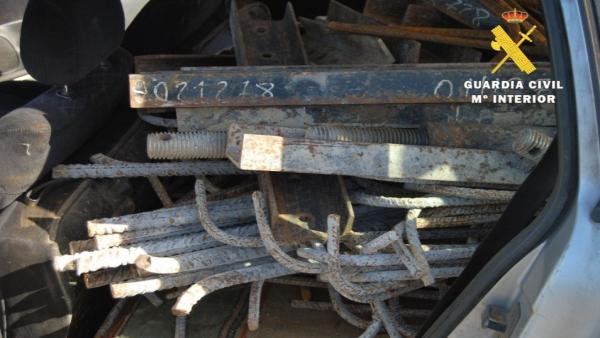 Material de obra intervenido a las tres personas detenidas por hurto del mismo en la A-73 (Burgos-Aguilar de Campoo). Material de obra intervenido a las tres personas detenidas por hurto del mismo en la A-73 (Burgos-Aguilar de Campoo).