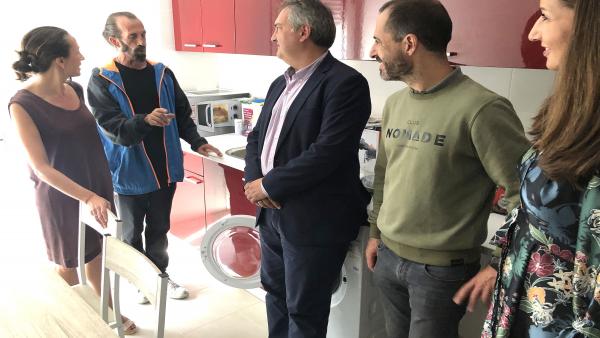 Entrega de viviendas tHousing first' en Lugones. Entrega de viviendas tHousing first' en Lugones.