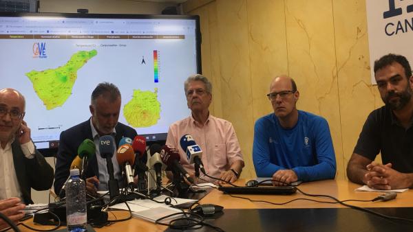 Antonio Morales, Ángel Víctor Torres, Julio Pérez, Florencio López y Federico Grillo en rueda de prensa sobre los incendios en Gran Canaria Antonio Morales, Ángel Víctor Torres, Julio Pérez, Florencio López y Federico Grillo en rueda de prensa sobre los incendios en Gran Canaria