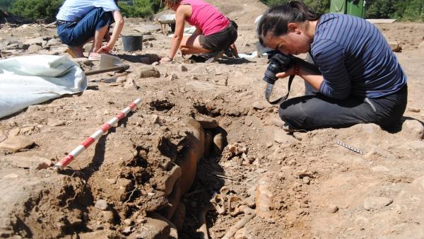 Excavación en A Pobra do Brollón Excavación en A Pobra do Brollón