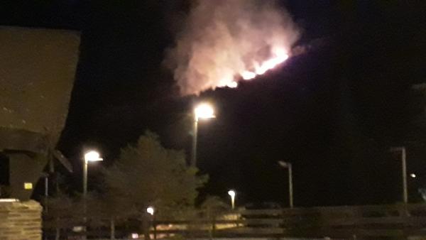 Imagen del incendio de Pradollano en la noche del martes 13 de agosto Imagen del incendio de Pradollano en la noche del martes 13 de agosto