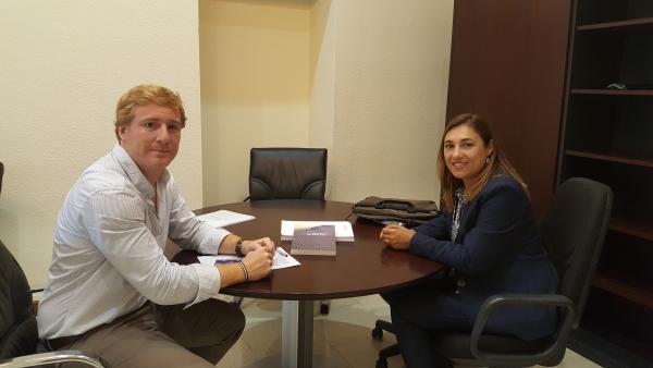 Reunión entre el teniente alcalde del Ayuntamiento de Badajoz, Ignacio Gragera, y la delegada del Colegio de Geólogos en Extremadura, Isabel María Martín Reunión entre el teniente alcalde del Ayuntamiento de Badajoz, Ignacio Gragera, y la delegada del Colegio de Geólogos en Extremadura, Isabel María Martín