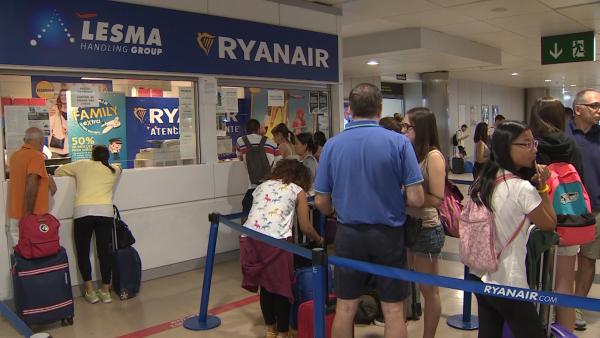 Los TCP de Ryanair en España convocan huelga en septiembre Los TCP de Ryanair en España convocan huelga en septiembre