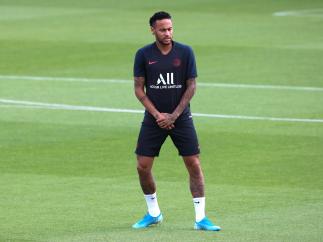 Neymar se entrena en solitario con el PSG