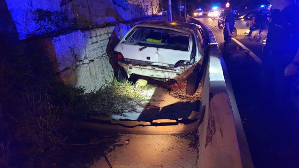 Detenido en Vigo un conductor 'kamikaze' que circuló 14 km por la A-55 en sentido contrario y embistió a un coche de la Guardia Civil Detenido en Vigo un conductor 'kamikaze' que circuló 14 km por la A-55 en sentido contrario y embistió a un coche de la Guardia Civil