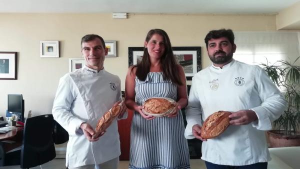 La delegada territorial de Agricultura de la Junta con profesionales del pan La delegada territorial de Agricultura de la Junta con profesionales del pan