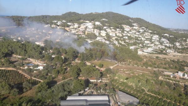 Imagen del incendio captada por un helicóptero de la Generalitat Imagen del incendio captada por un helicóptero de la Generalitat