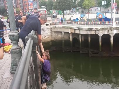 Feministas cortan el tráfico en Bilbao contra las agresiones sexistas