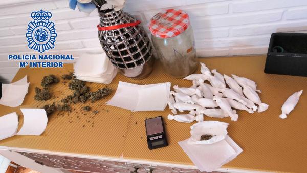 Droga intervenida en el inmueble de La Cañada Droga intervenida en el inmueble de La Cañada