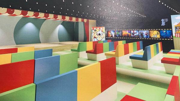 Espacio de cine para los niños ingresados en el Hospital Infantil Espacio de cine para los niños ingresados en el Hospital Infantil
