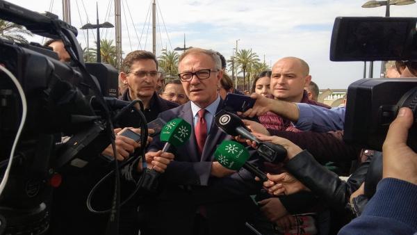 Guirao atiende a los periodistas en Almería Guirao atiende a los periodistas en Almería