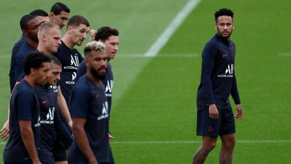 Neymar se entrena con el PSG Neymar se entrena con el PSG