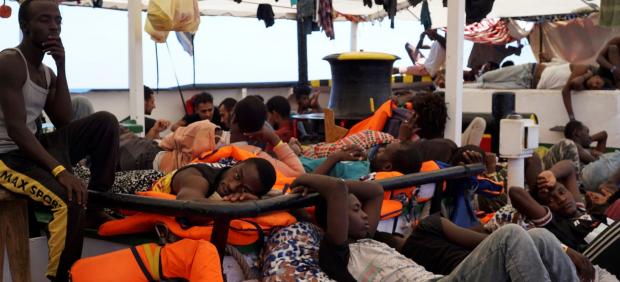 Migrantes en el Open Arms