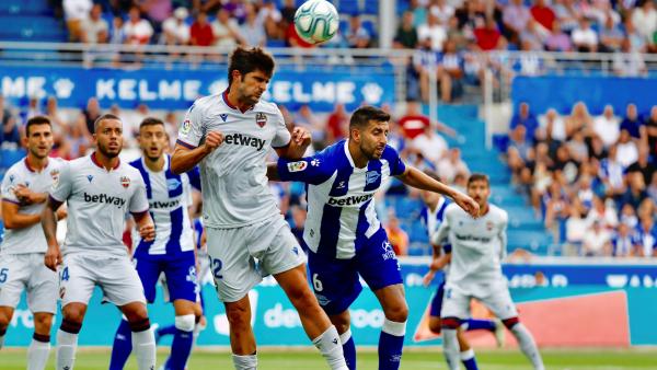 Alaves y Levante se enfrentan en Mendizorroza Alaves y Levante se enfrentan en Mendizorroza