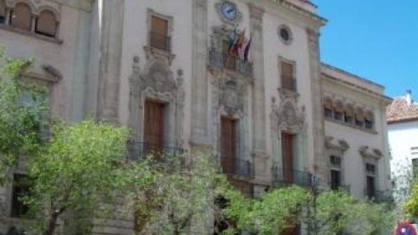 Fachada del Ayuntamiento de Jaén. Fachada del Ayuntamiento de Jaén.