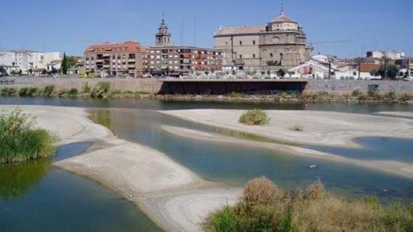 El río Tajo a su paso por Talavera de la Reina El río Tajo a su paso por Talavera de la Reina