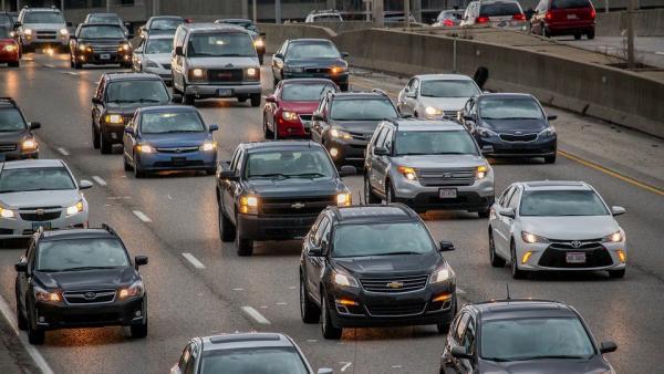 ¿Sabes cuántos coches hay en España? ¿Sabes cuántos coches hay en España?