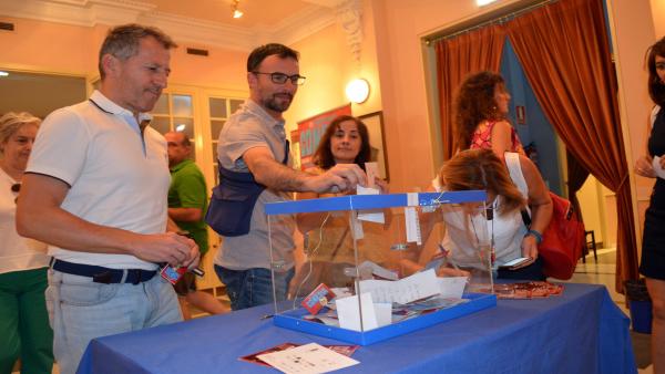 El público vota en el Festival de Cine de Comedia de Tarazona y el Moncayo. El público vota en el Festival de Cine de Comedia de Tarazona y el Moncayo.