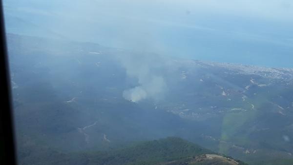 Incendio en el paraje Peñas Blancas de Estepona Incendio en el paraje Peñas Blancas de Estepona