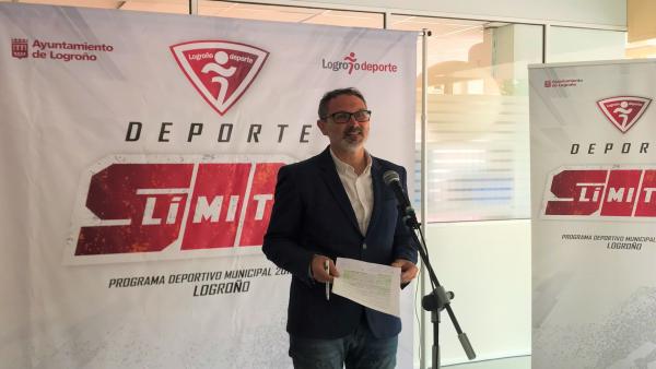 El concejal de Deportes, Rubén Antoñanzas, en rueda de prensa esta mañana El concejal de Deportes, Rubén Antoñanzas, en rueda de prensa esta mañana