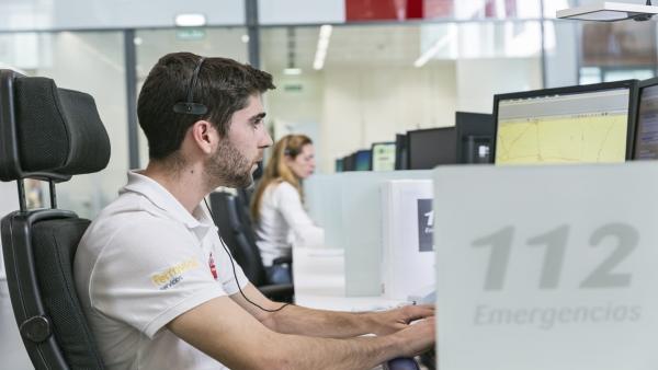 Teleoperadores del Servicio Emergencias 112 Andalucía. Teleoperadores del Servicio Emergencias 112 Andalucía.