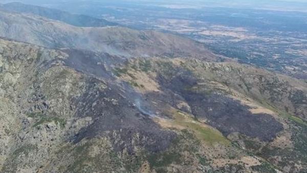 Situación del incendio en Candeleda este domingo. Situación del incendio en Candeleda este domingo.