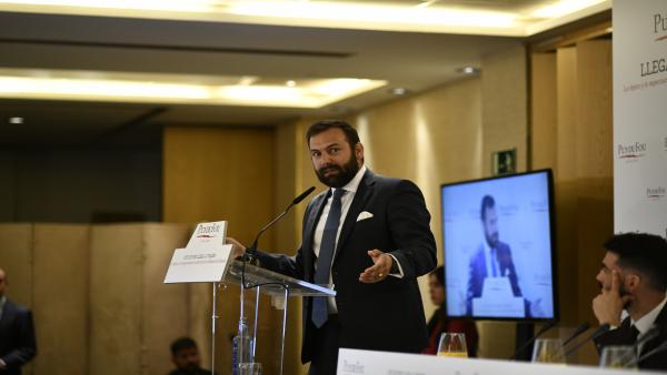 El consejero delegado del parque temático 'Puy du Fou España', Erwan De la Villéon interviene, en un Desayuno Informativo de Europa Press, celebrado en el Hotel Hespería de Madrid, sobre el parque temático 'Puy du Fou España', que se abrirá en Toledo en El consejero delegado del parque temático 'Puy du Fou España', Erwan De la Villéon interviene, en un Desayuno Informativo de Europa Press, celebrado en el Hotel Hespería de Madrid, sobre el parque temático 'Puy du Fou España', que se abrirá en Toledo en