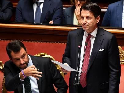 Conte anuncia su dimisión.