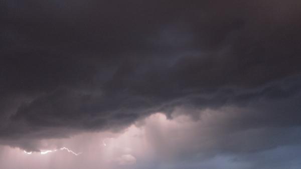 Tormenta, lluvia, cielo nuboso, rayos, tempestad, chubascos Tormenta, lluvia, cielo nuboso, rayos, tempestad, chubascos