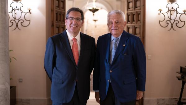 Antonio Pulido, presidente de la Fundación Cajasol y Francisco Herrero, presidente de la Cámara de Comercio de Sevilla Antonio Pulido, presidente de la Fundación Cajasol y Francisco Herrero, presidente de la Cámara de Comercio de Sevilla