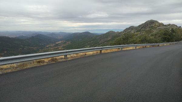 Las obras de la carretera al Pico Villuercas concluirán en otoño Las obras de la carretera al Pico Villuercas concluirán en otoño