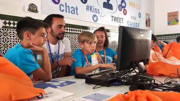 Jóvenes en actividades de Guadalinfo Jóvenes en actividades de Guadalinfo