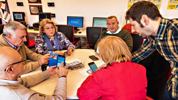 Fwd: Np Los Centros Guadalinfo Programan Actividades Para El Uso Seguro De Inter Fwd: Np Los Centros Guadalinfo Programan Actividades Para El Uso Seguro De Inter