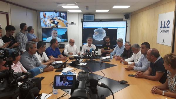 Rueda de prensa para informar sobre el incendio de Gran Canaria Rueda de prensa para informar sobre el incendio de Gran Canaria