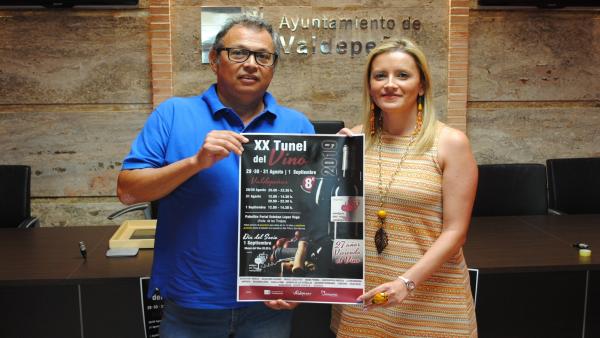 Presentación del XX Túnel del Vino de las fiestas de Valdepeñas Presentación del XX Túnel del Vino de las fiestas de Valdepeñas
