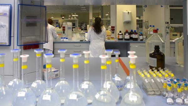 Laboratorio, investigadora Laboratorio, investigadora