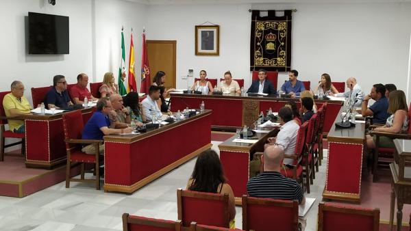 Sesión plenaria en el Ayuntamiento de Adra Sesión plenaria en el Ayuntamiento de Adra