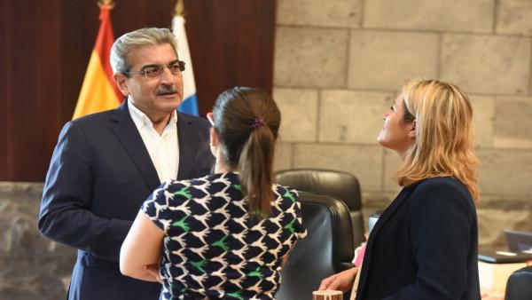 El vicepresidente y consejero de Hacienda del Gobierno de Canarias, Román Rodríguez El vicepresidente y consejero de Hacienda del Gobierno de Canarias, Román Rodríguez