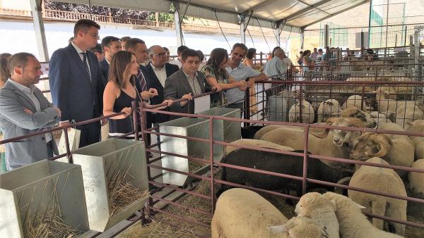 Maribel Lozano, junto a otras autoridades, en Expohuelma 2019. Maribel Lozano, junto a otras autoridades, en Expohuelma 2019.