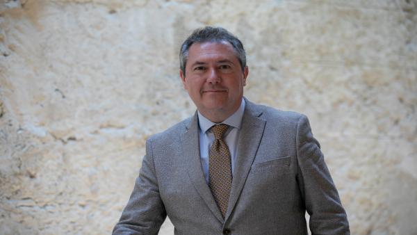 El alcalde de Sevilla, el socialista Juan Espadas, durante la entrevista con Europa Press El alcalde de Sevilla, el socialista Juan Espadas, durante la entrevista con Europa Press