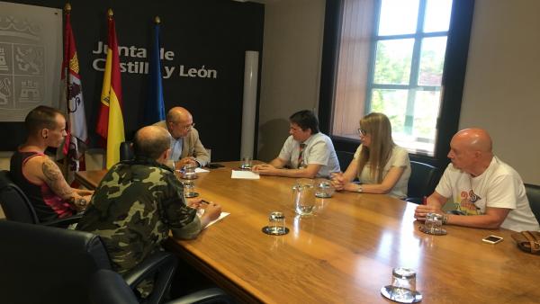 Igea (c), durante la reunión de esta mañana con colectivos LGTBI+. Igea (c), durante la reunión de esta mañana con colectivos LGTBI+.