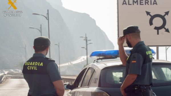 Agentes de Guardia Civil en Almería Agentes de Guardia Civil en Almería