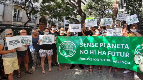 Una protesta a València defensa la supervivència de l'Amazones Una protesta a València defensa la supervivència de l'Amazones