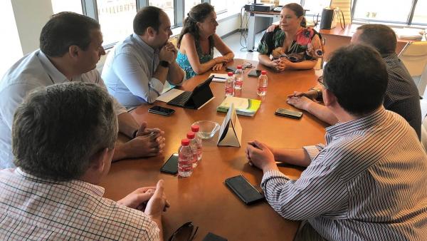 La consejera de Agricultura, Carmen Crespo, se reúne con miembros de la Mancomunidad de Municipios del Valle del Almanzora La consejera de Agricultura, Carmen Crespo, se reúne con miembros de la Mancomunidad de Municipios del Valle del Almanzora