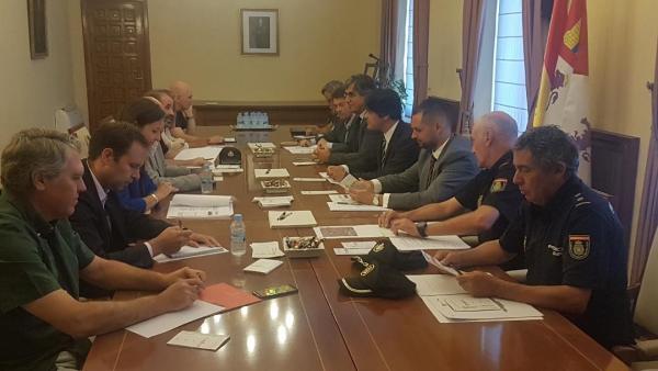La Junta de Seguridad de CIR&Co ha establecido el dispositivo para este festival que se inicia el 27 de agosto en Ávila y que reunirá a 36 compañías de 17 países. La Junta de Seguridad de CIR&Co ha establecido el dispositivo para este festival que se inicia el 27 de agosto en Ávila y que reunirá a 36 compañías de 17 países.